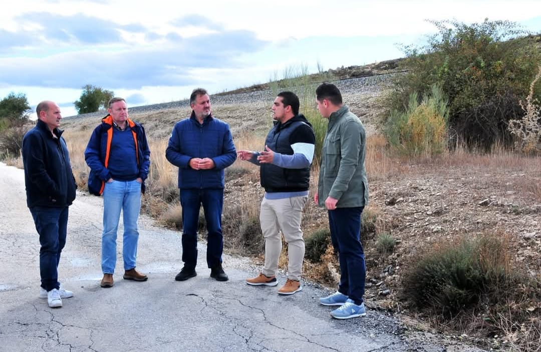 Siguen las negociaciones para el arreglo de la carretera a Delgadillo